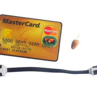 PINGANILLO CON MICROFONO EN FORMA DE TARJETA / BATERIA 950MAH / BLUETOOH ALCANCE 5M